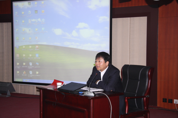 黨委副書記、副總裁姚衛(wèi)東為新員工授課