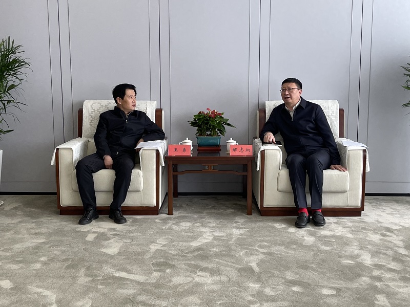 3月19日 公司黨委副書記、總裁解志炯拜會寶雞市政府主要領導.jpg